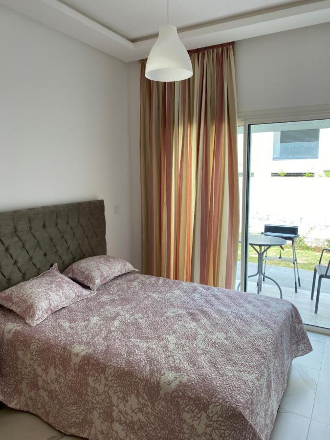 Lovely 4-Bedroom Condo With Pool Rabat Exterior photo